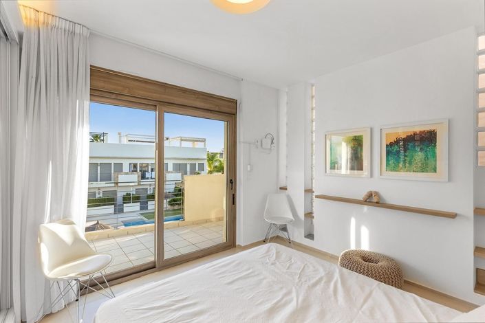 Image No.40-3 Bed House for sale