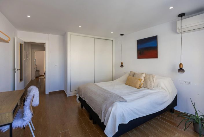 Image No.2-3 Bed House for sale