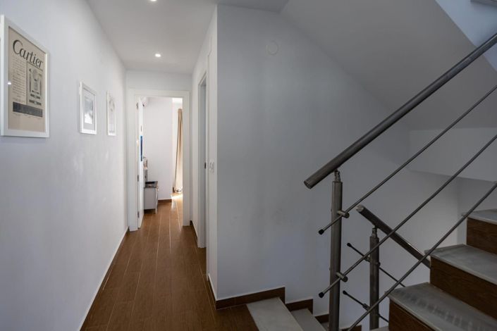 Image No.30-3 Bed House for sale