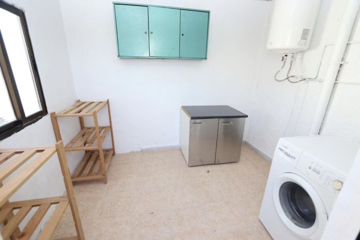 Image No.15-3 Bed House for sale