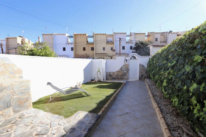 Image No.2-3 Bed House for sale