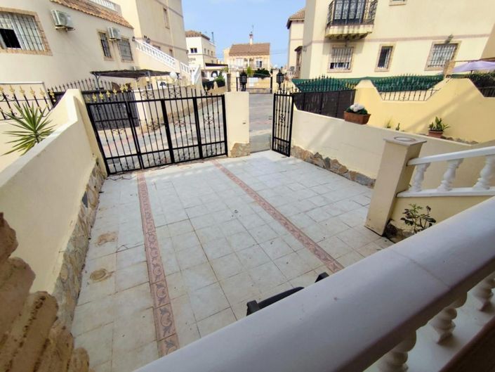 Image No.3-2 Bed House for sale