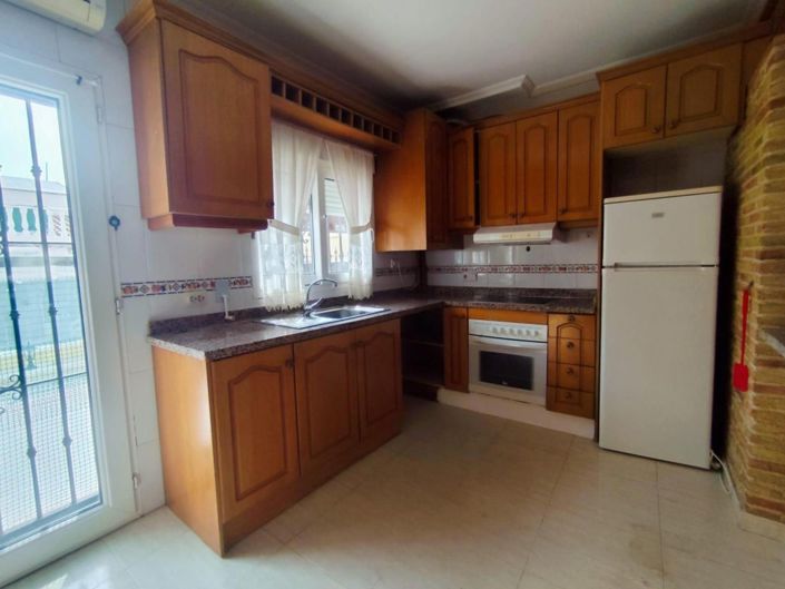 Image No.7-2 Bed House for sale