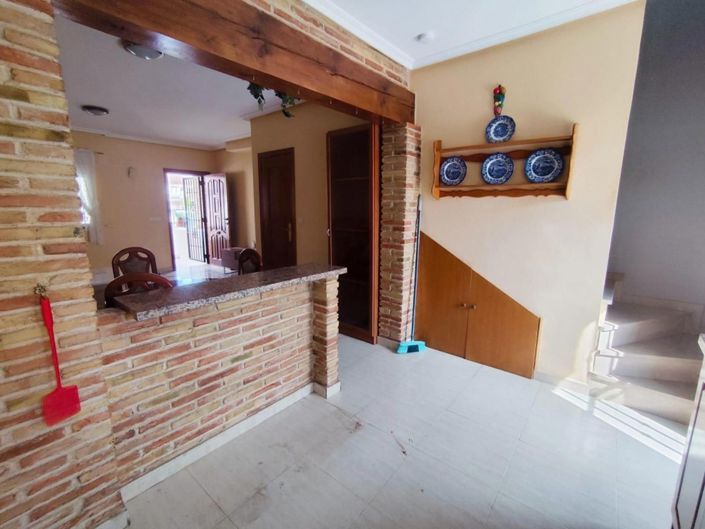 Image No.8-2 Bed House for sale