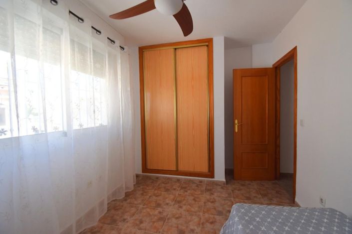 Image No.9-3 Bed House for sale