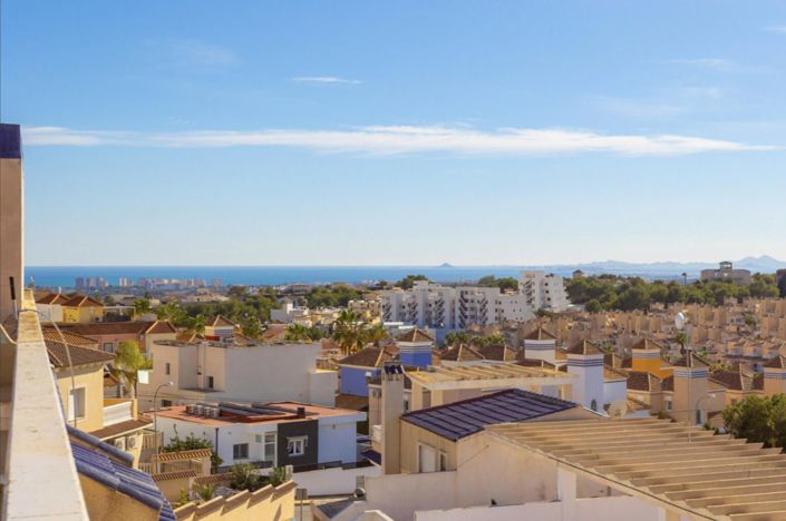 Image No.10-3 Bed House for sale