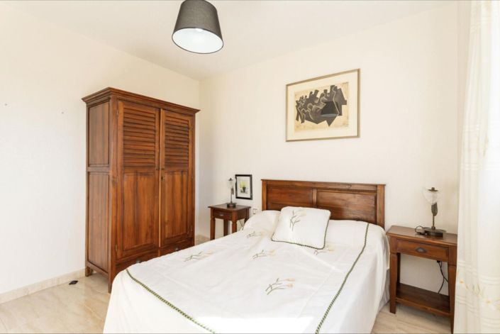 Image No.16-3 Bed House for sale