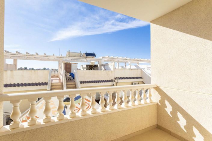 Image No.3-3 Bed House for sale