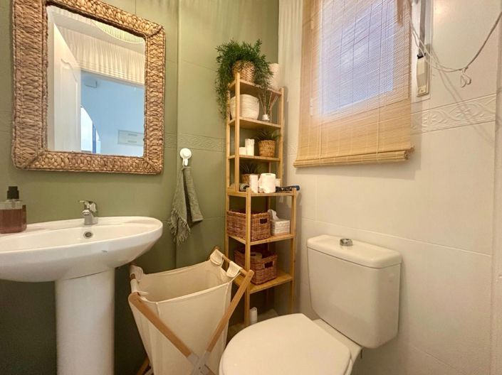 Image No.13-2 Bed House for sale