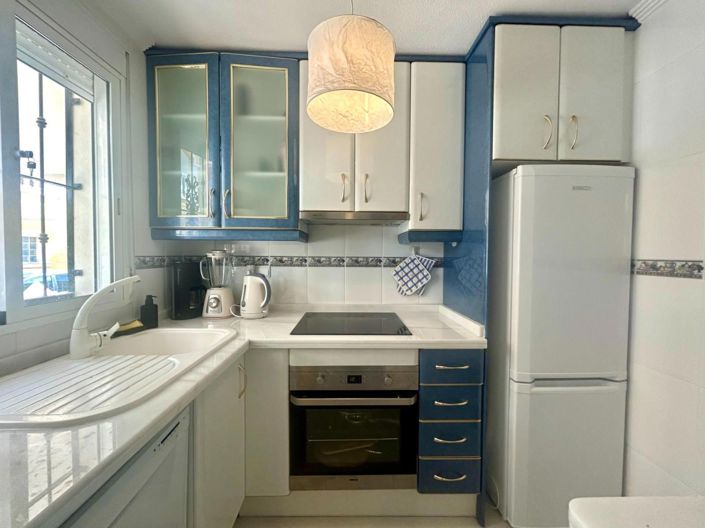 Image No.9-2 Bed House for sale