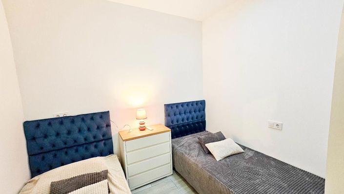 Image No.7-2 Bed House for sale