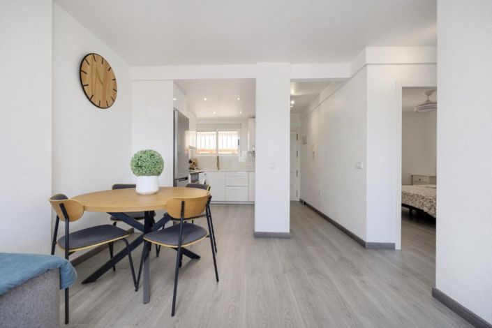 Image No.8-2 Bed Apartment for sale