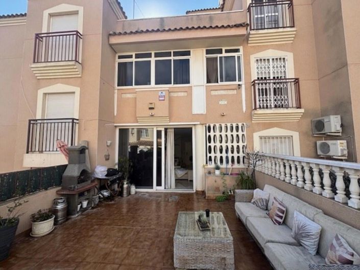 Image No.19-2 Bed House for sale
