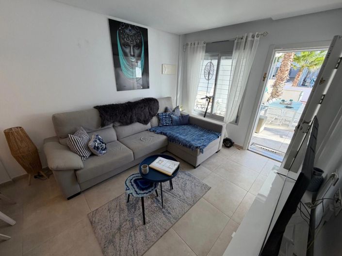 Image No.2-Bungalow de 2 chambres à vendre à Orihuela Costa