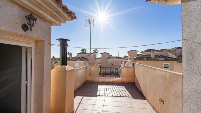 Image No.3-2 Bed House for sale