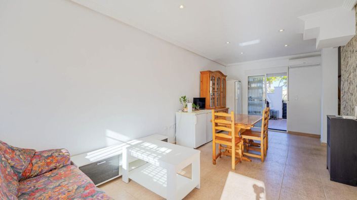 Image No.9-2 Bed House for sale