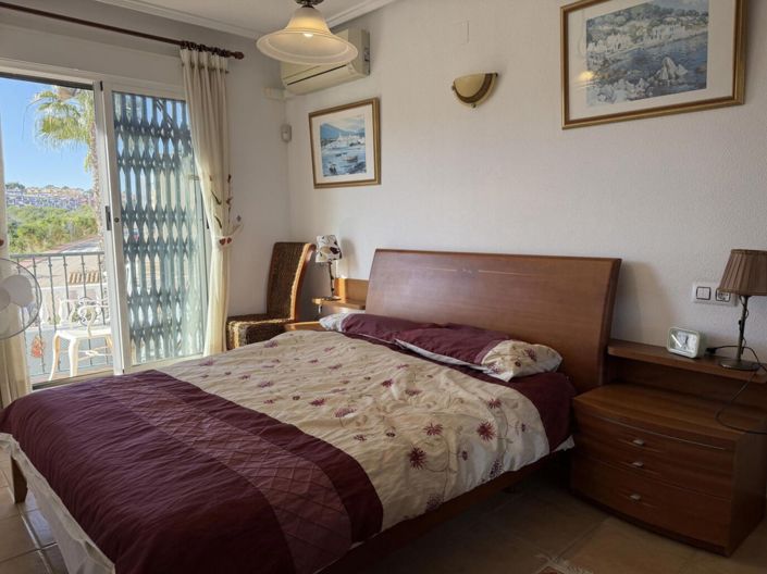 Image No.12-2 Bed House for sale