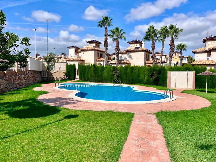 Image No.2-3 Bed House for sale