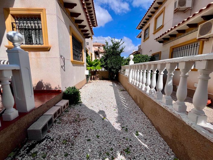 Image No.25-3 Bed House for sale