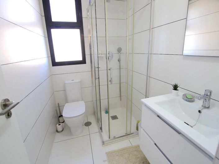 Image No.18-2 Bed Apartment for sale