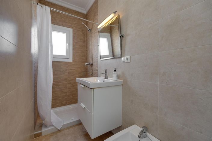 Image No.13-3 Bed House for sale