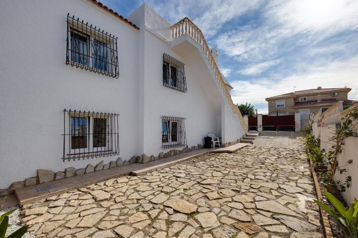 Image No.35-3 Bed House for sale
