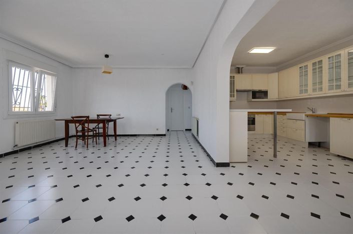 Image No.6-3 Bed House for sale