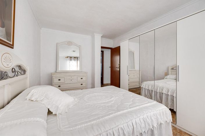 Image No.17-3 Bed Apartment for sale