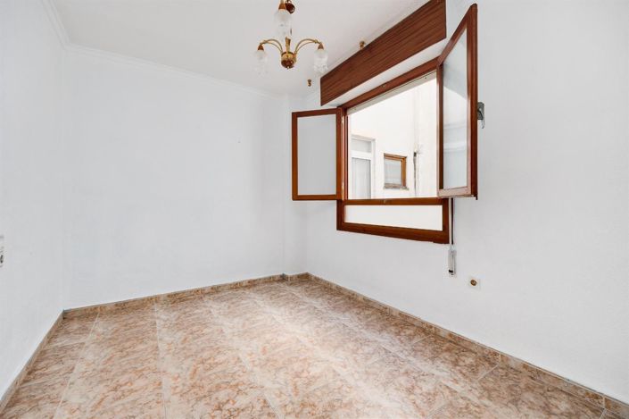 Image No.20-3 Bed Apartment for sale