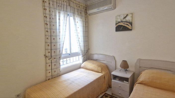 Image No.11-2 Bed House for sale