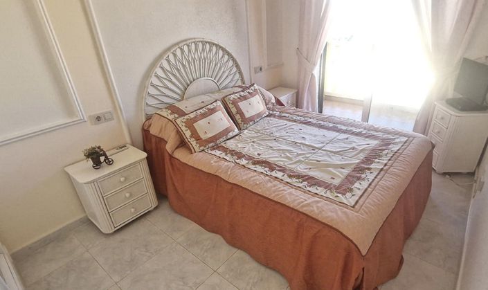 Image No.12-2 Bed House for sale