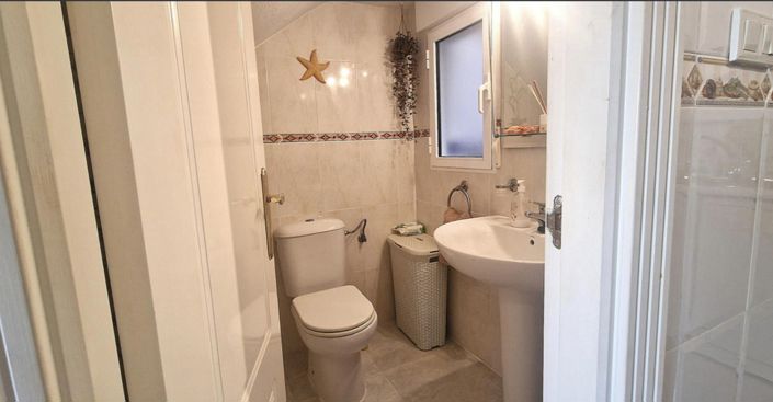 Image No.5-2 Bed House for sale