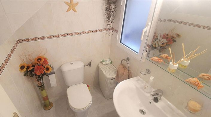 Image No.6-2 Bed House for sale