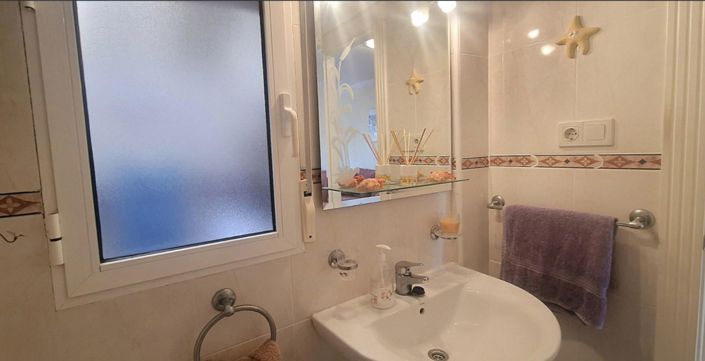 Image No.7-2 Bed House for sale