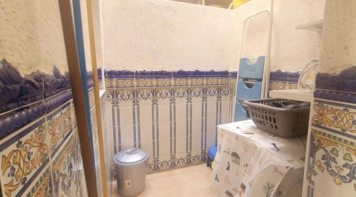 Image No.8-2 Bed House for sale