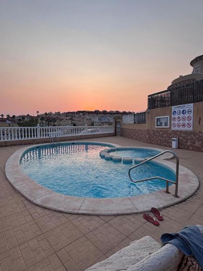 Image No.4-2 Bed House for sale