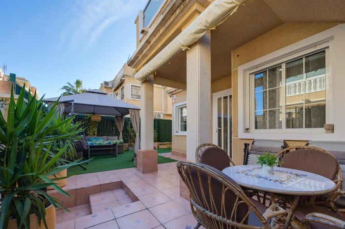 Image No.37-2 Bed Bungalow for sale