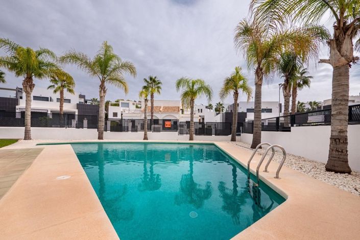 Image No.2-2 Bed Bungalow for sale