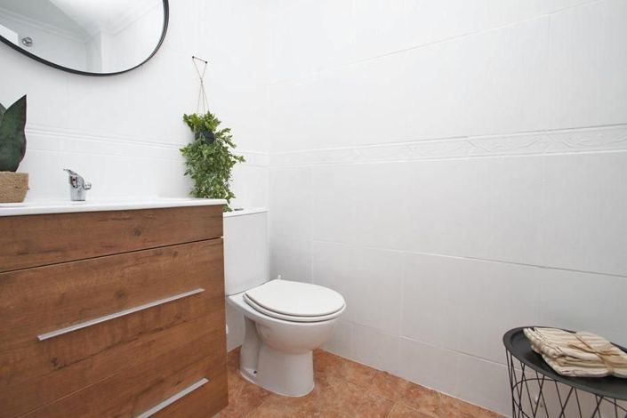 Image No.29-2 Bed Apartment for sale