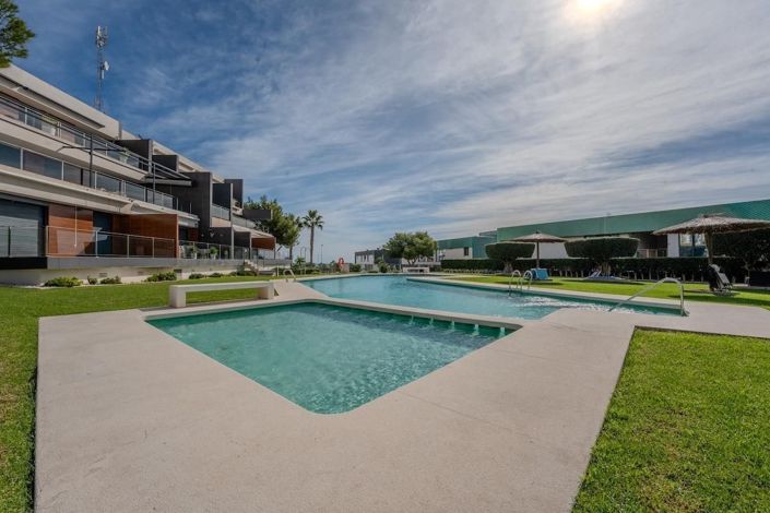 Image No.22-2 Bed Bungalow for sale