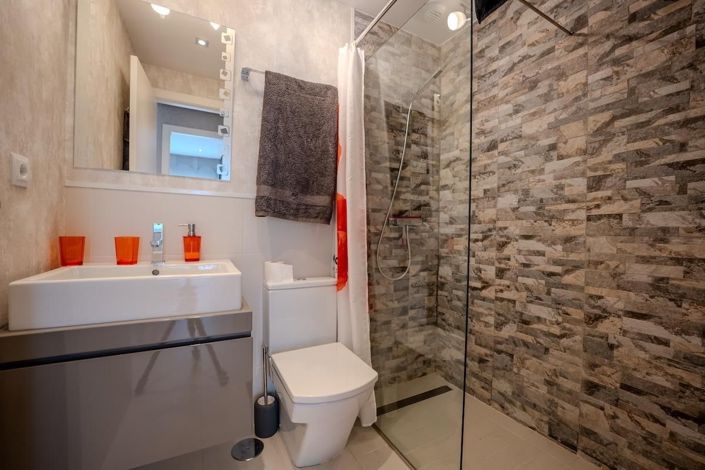 Image No.8-2 Bed Bungalow for sale