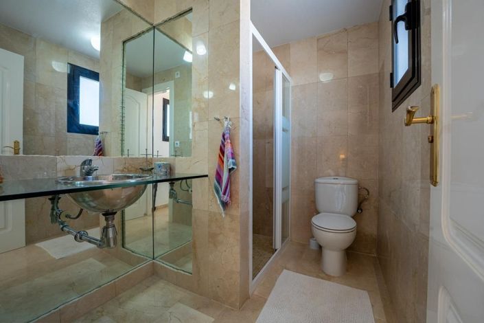 Image No.10-3 Bed Apartment for sale