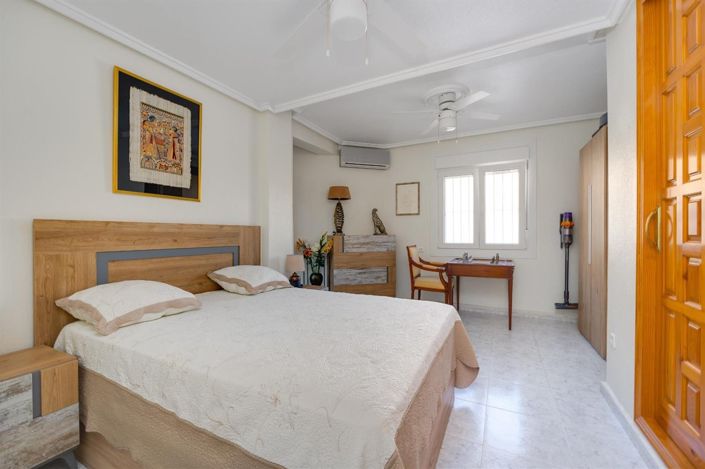 Image No.15-2 Bed Villa for sale