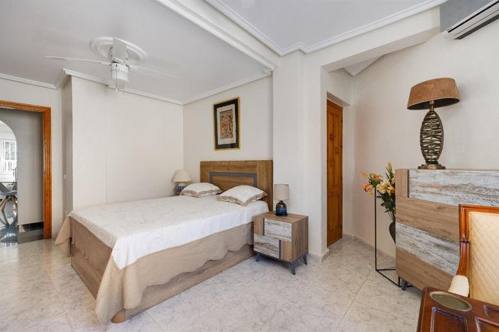 Image No.16-2 Bed Villa for sale