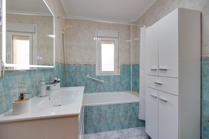 Image No.18-2 Bed Villa for sale