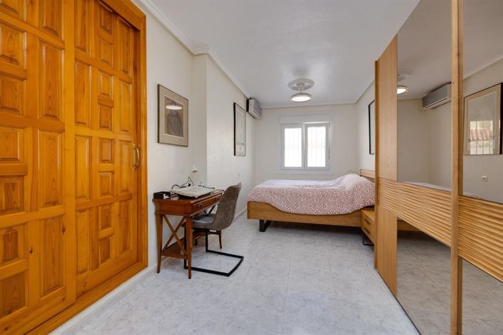 Image No.19-2 Bed Villa for sale