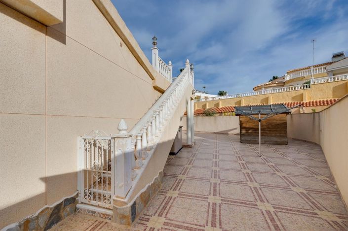 Image No.25-2 Bed Villa for sale