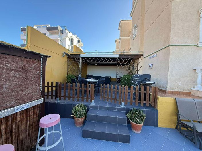 Image No.15-3 Bed Villa for sale