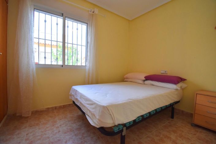 Image No.10-2 Bed House for sale