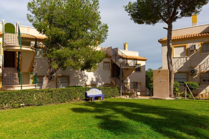 Image No.25-2 Bed Bungalow for sale